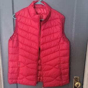 Women's Vibrant Red Puffer Vest